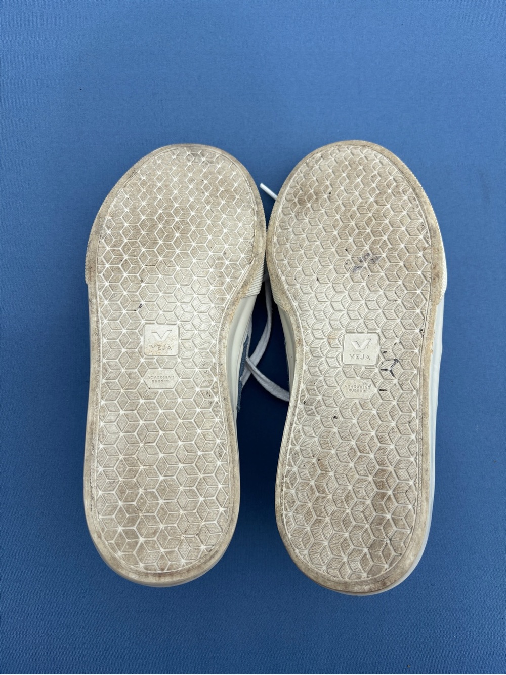 Veja Classic Campo Sneaker - Picture 5 of 6